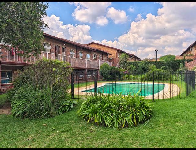2 BEDROOM APARTMENT FOR SALE IN FERNDALE